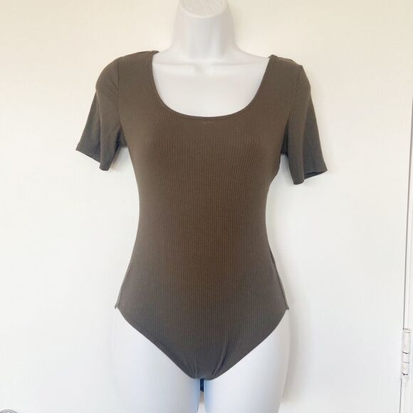 Forever 21 Army Green Back Lace up BodySuit Size Small - Picture 1 of 6